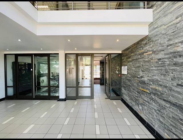 329M² OFFICE TO LET IN MAGALIESSIG
